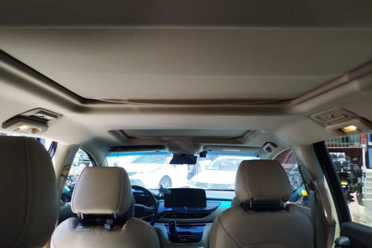 Used Buick GL8 2022 Land Business Class 652T Smart Deluxe Model Headliner