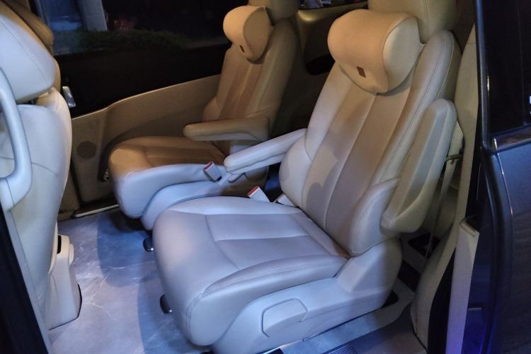Used Buick GL8 2022 Land Cruiser Executive Class 652T Comfort Model Left Rear Seat