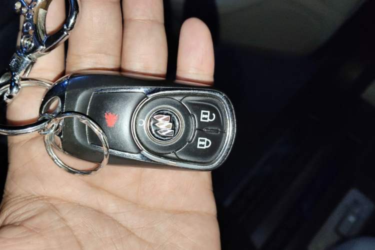 Used Buick GL8 2022 Land Cruiser Executive Class 652T Comfort Model Vehicle Key