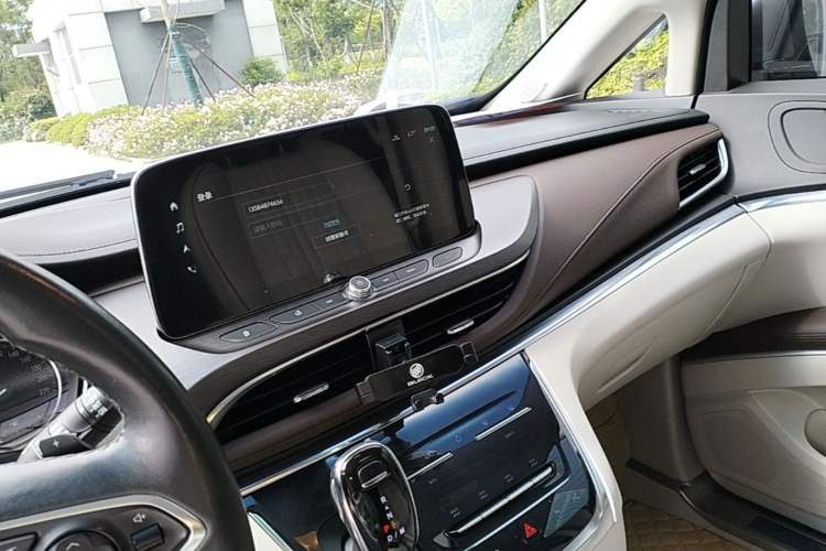 Used Buick GL8 2022 Land Cruiser Executive Class 652T Smart Luxury Model Audio And AC Panel