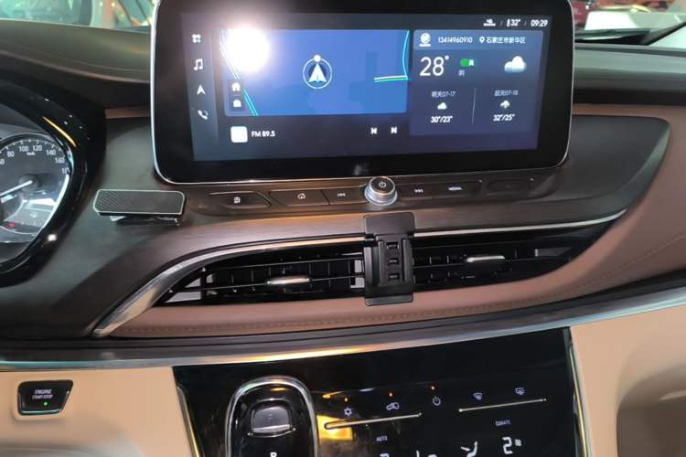 Used Buick GL8 2022 Land Business Class 652T Luxury Model Audio And AC Panel