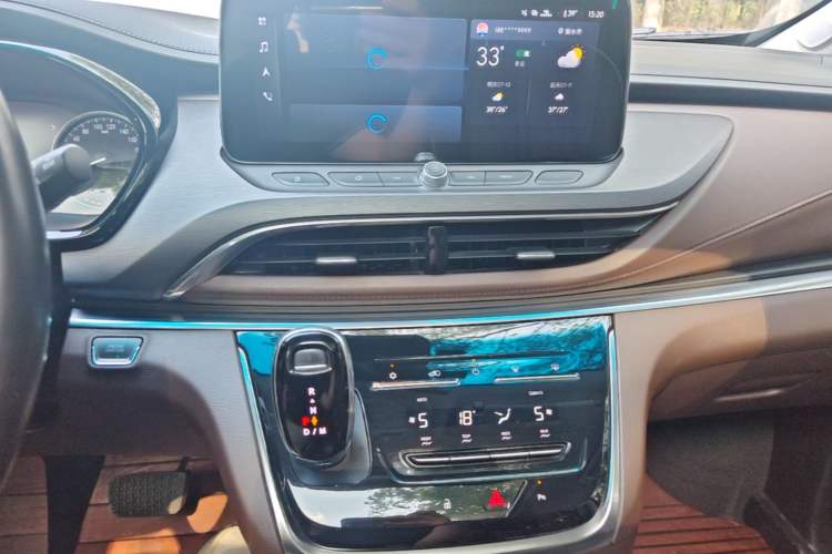 Used Buick GL8 2022 Land Business Class 652T Luxury Model Audio And AC Panel