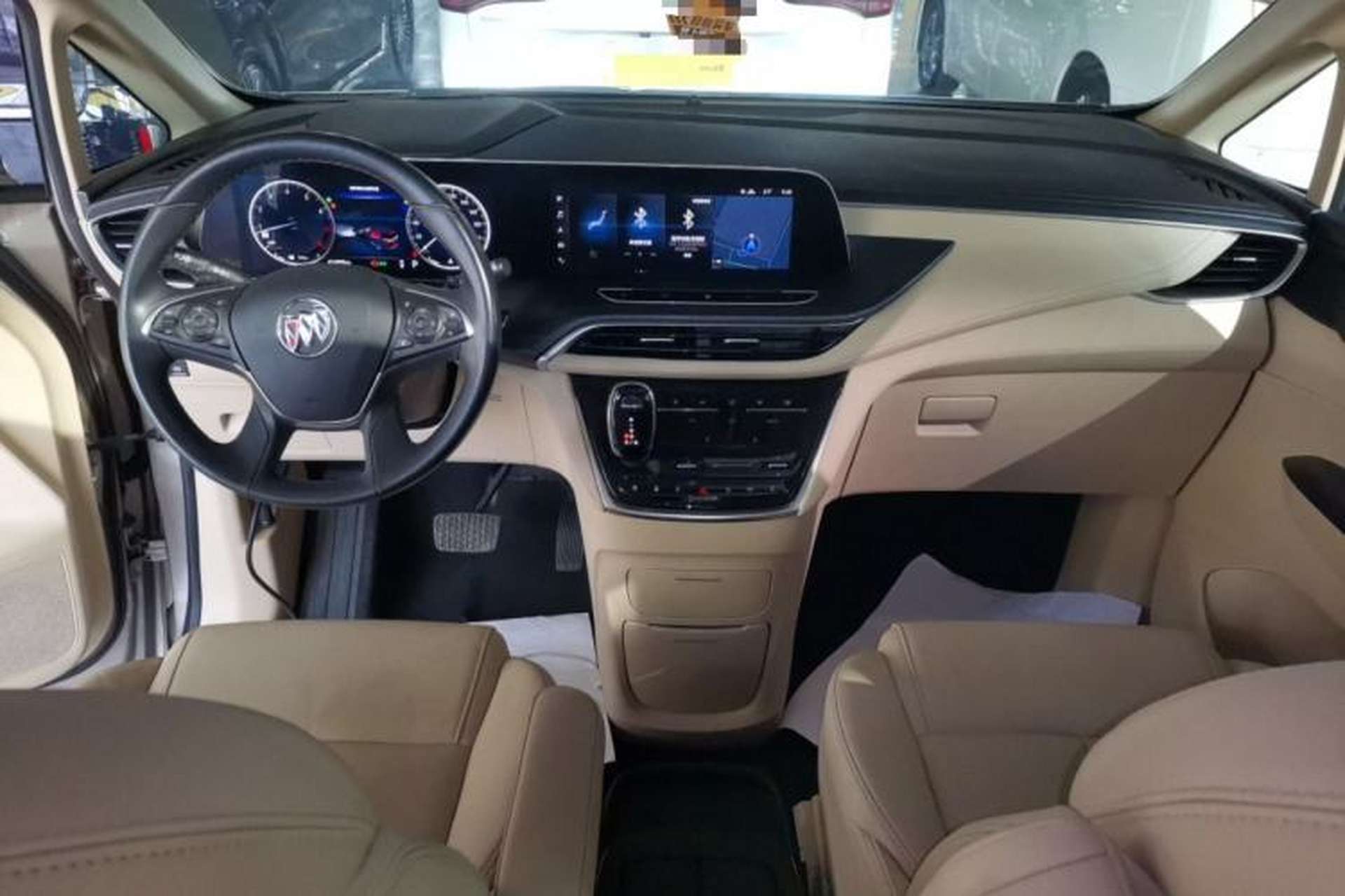 Used Buick GL8 2022 ES Landtrek 653T Luxury Edition Center Console