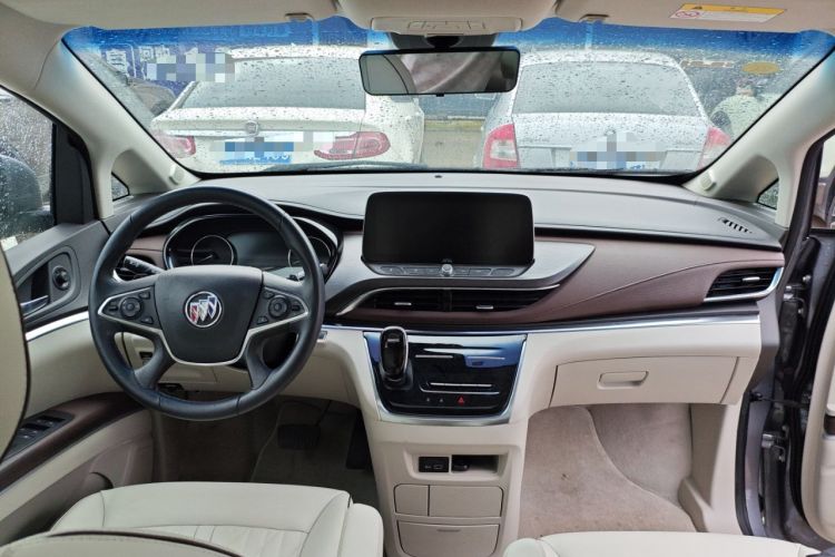 Used Buick GL8 2022 Land Cruiser Executive 652T Prestige Edition with Welfare Features Center Console