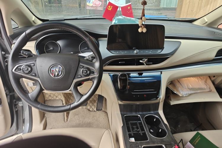 Used Buick GL8 2022 Land Cruiser Executive Class 652T Smart Luxury Model Center Console