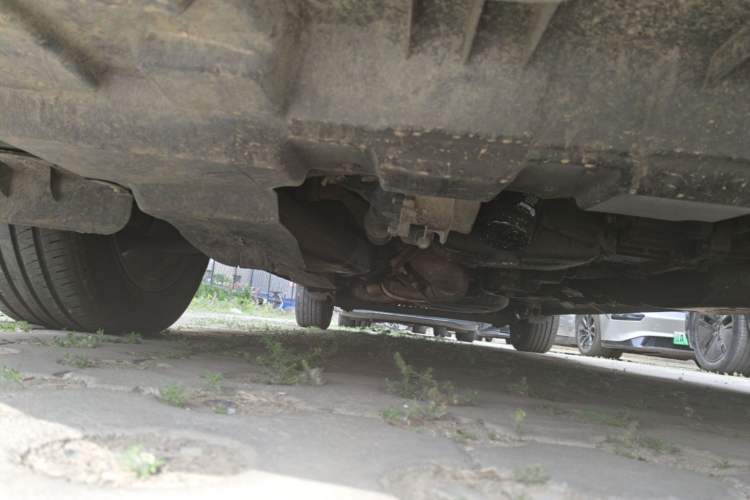 Used Buick GL8 2022 Land Cruiser Executive Class 652T Comfort Model Chassis Front Right