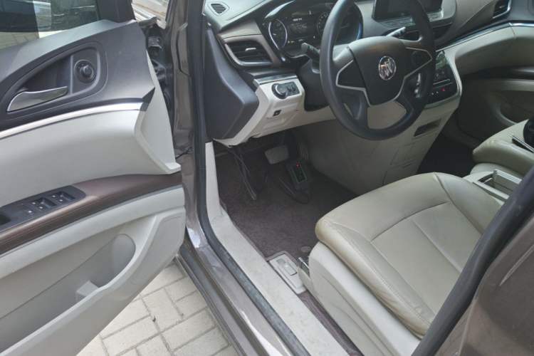 Used Buick GL8 2022 Land Cruiser Executive Class 652T Comfort Model Driver Seat