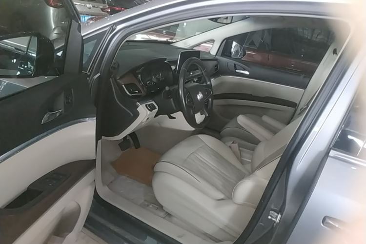 Used Buick GL8 2022 Land Business Class 652T Luxury Model Driver Seat
