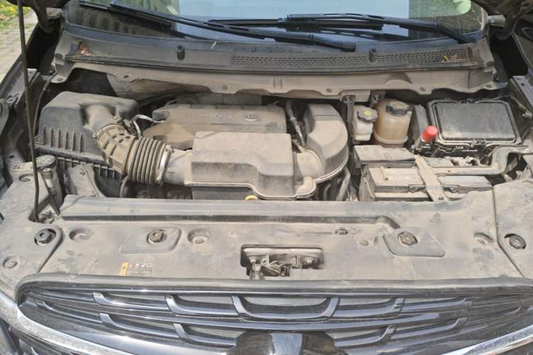 Used Buick GL8 2022 Land Cruiser Executive Class 652T Comfort Model Engine Bay