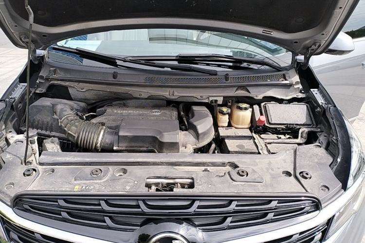 Used Buick GL8 2022 Land Cruiser Executive Class 652T Smart Luxury Model Engine Bay