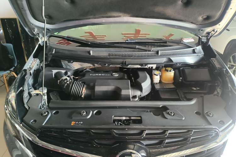 Used Buick GL8 2022 Land Business Class 652T Luxury Model Engine Bay