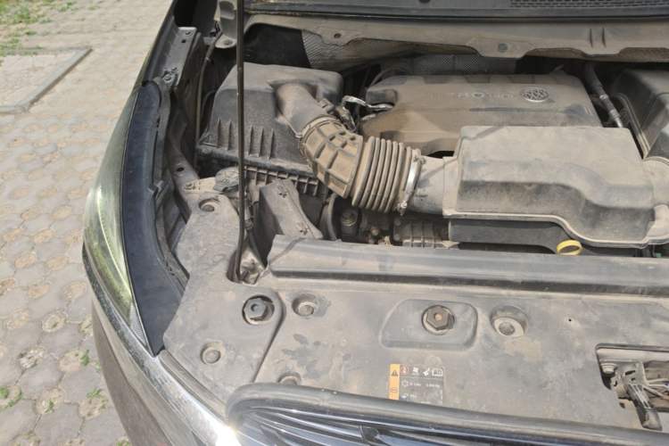 Used Buick GL8 2022 Land Cruiser Executive Class 652T Comfort Model Engine Bay Right