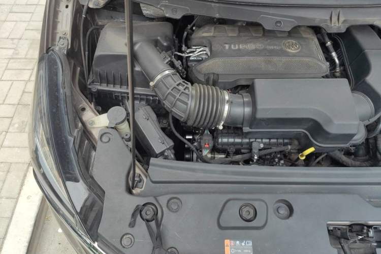 Used Buick GL8 2022 Land Business Class 652T Luxury Model Engine Bay Right
