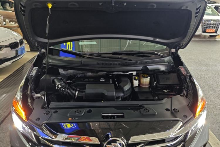 Used Buick GL8 2022 Land Business Class 652T Luxury Model Engine Bay