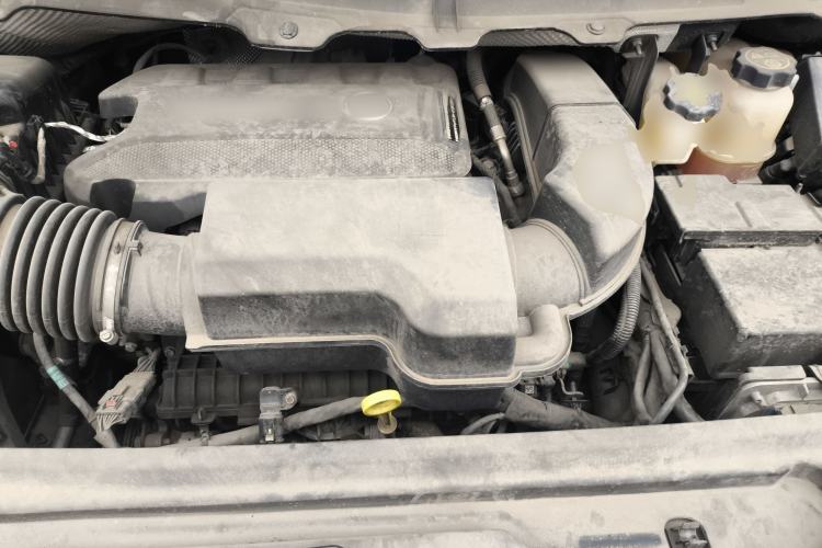 Used Buick GL8 2022 Land Cruiser Executive Class 652T Comfort Model Engine Bay