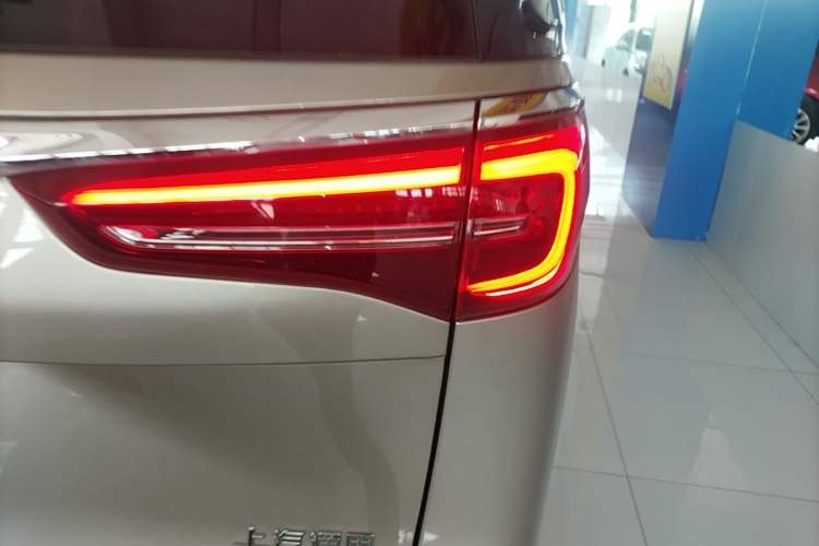Used Buick GL8 2022 ES Landtrek 653T Comfort Edition Exterior 3