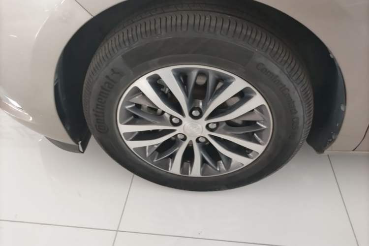Used Buick GL8 2022 ES Landtrek 653T Comfort Edition Exterior 4