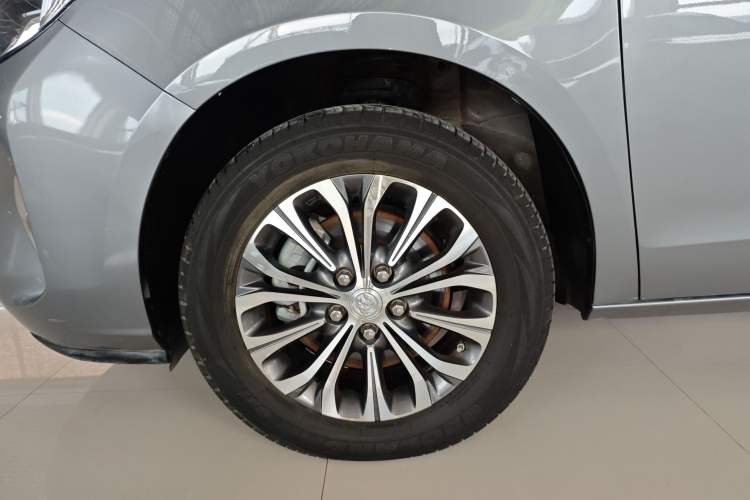 Used Buick GL8 2022 Land Cruiser Executive Class 652T Comfort Model Exterior 7