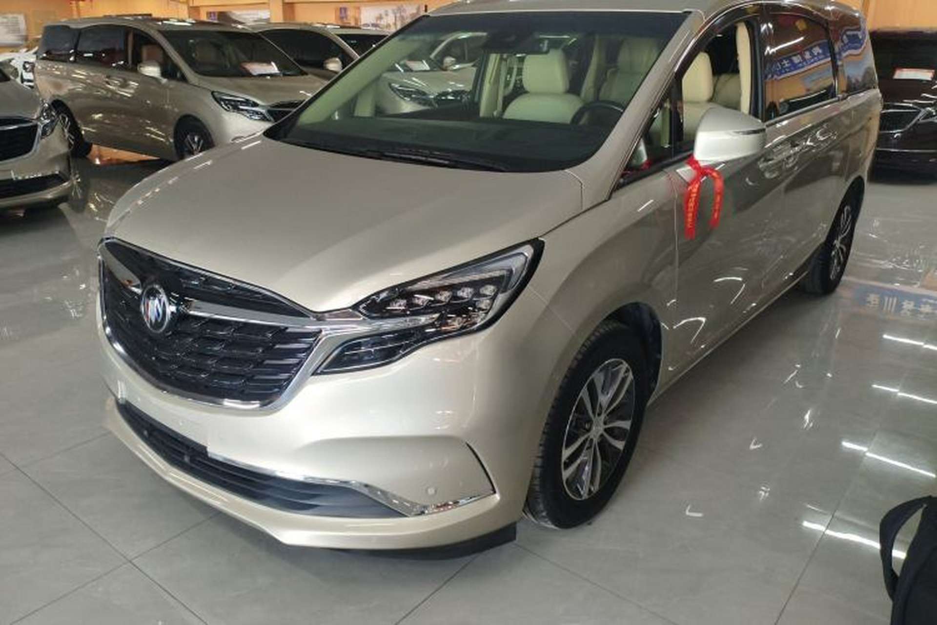 Used Buick GL8 2022 ES Landtrek 653T Luxury Edition Front Left 45 Deg