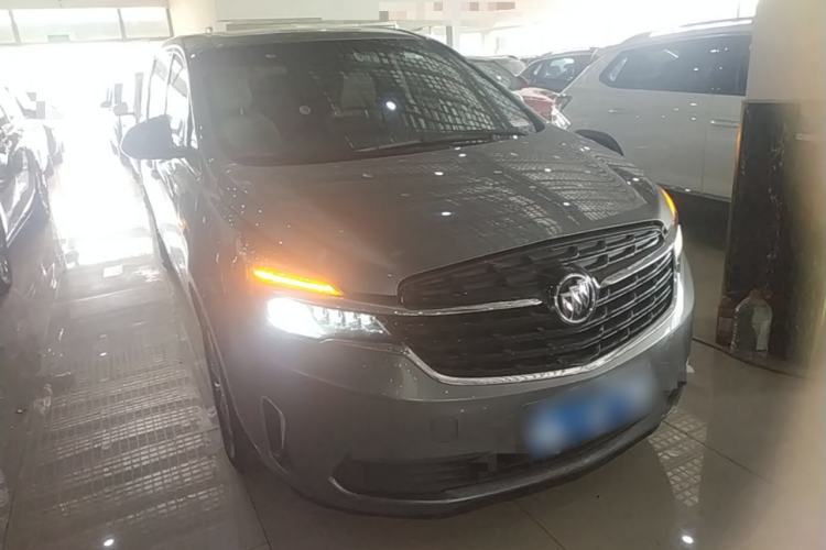 Used Buick GL8 2022 Land Business Class 652T Luxury Model Front Right 45 Deg