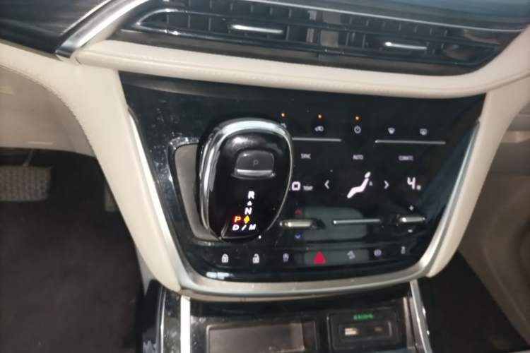 Used Buick GL8 2022 ES Landtrek 653T Comfort Edition Gear Lever