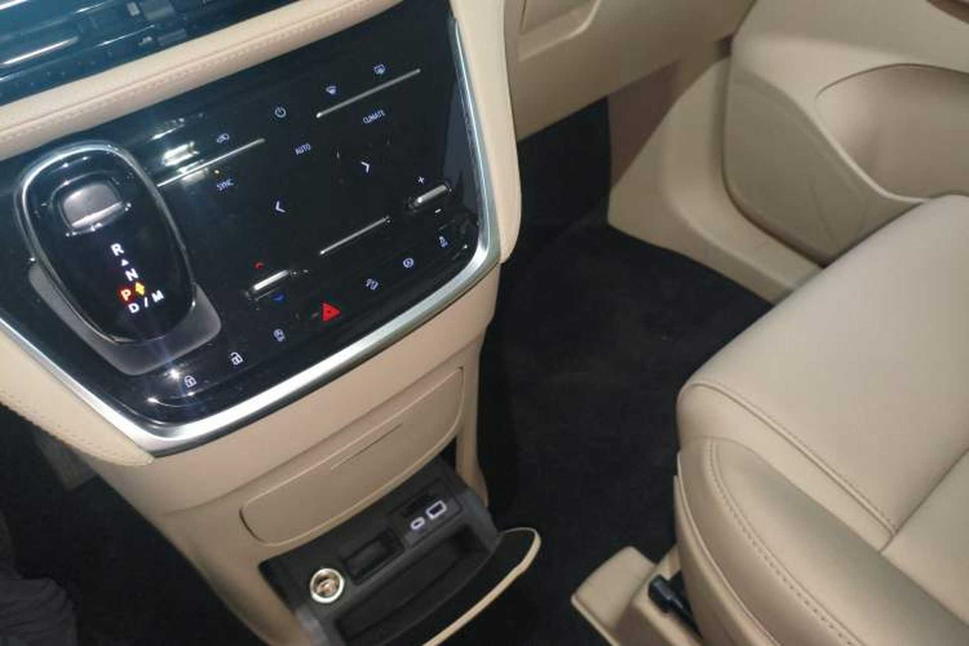 Used Buick GL8 2022 ES Landtrek 653T Luxury Edition Gear Lever