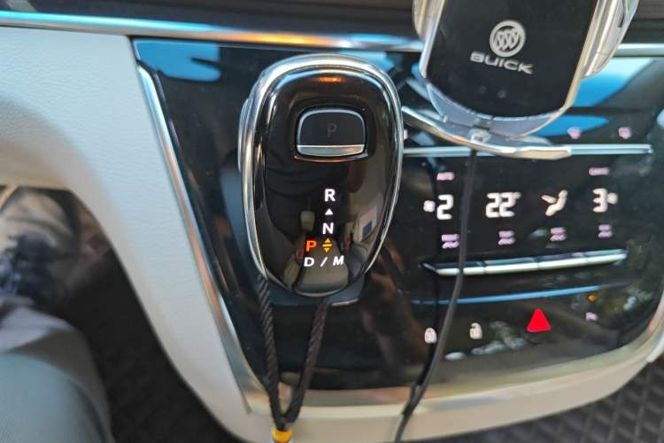 Used Buick GL8 2022 Land Business Class 652T Luxury Model Gear Lever