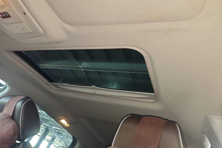Used Buick GL8 2022 Land Business Class 652T Luxury Model Headliner