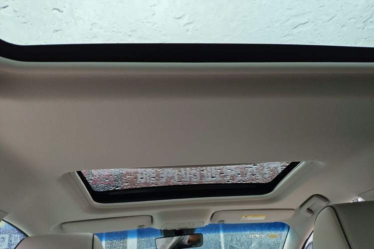 Used Buick GL8 2022 Land Cruiser Executive 652T Prestige Edition with Welfare Features Headliner