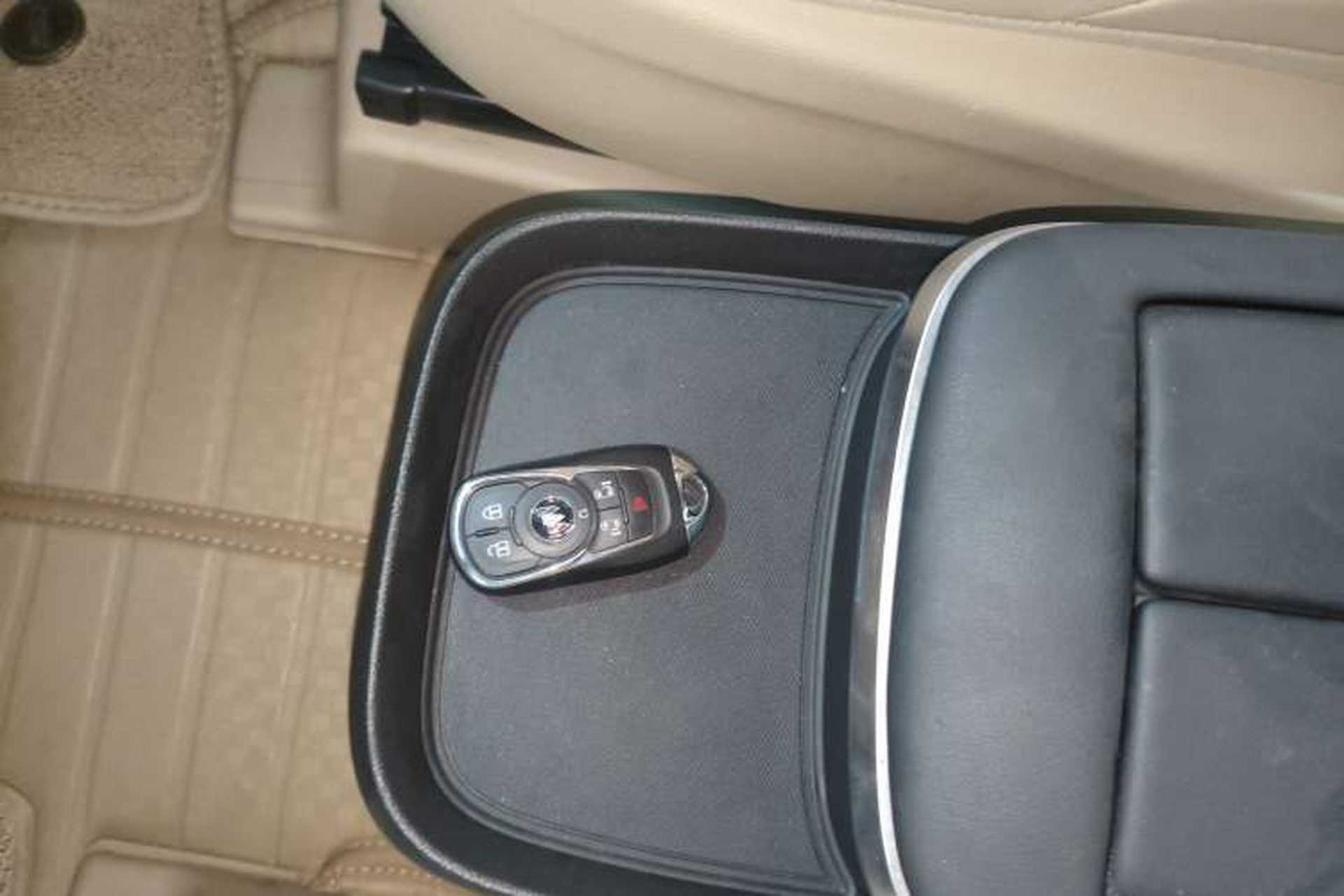 Used Buick GL8 2022 ES Landtrek 653T Luxury Edition Interior 1