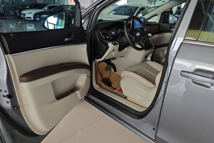 Used Buick GL8 2022 Land Cruiser Executive Class 652T Comfort Model Interior 3