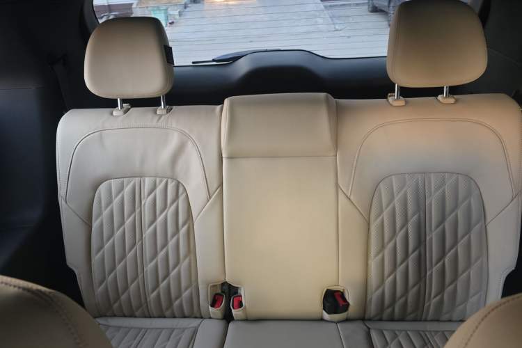 Used Buick GL8 2022 ES Land Cruiser 653T Luxury Model Interior 5