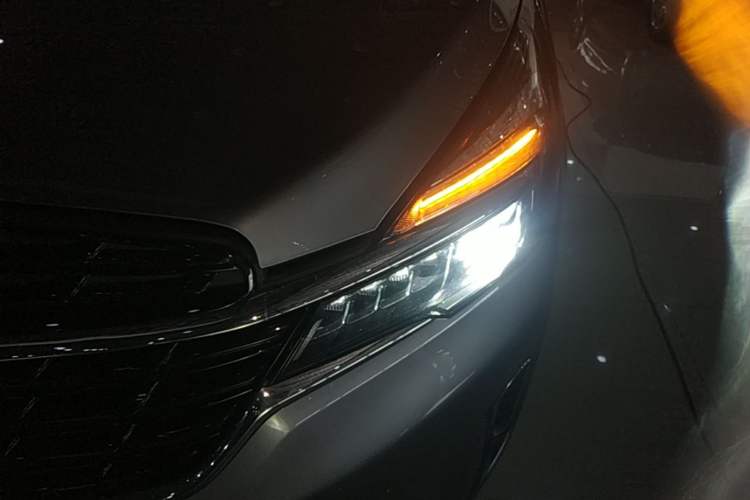 Used Buick GL8 2022 Land Business Class 652T Luxury Model Left Front Headlight