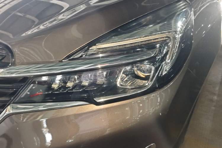 Used Buick GL8 2022 Land Business Class 652T Luxury Model Left Front Headlight