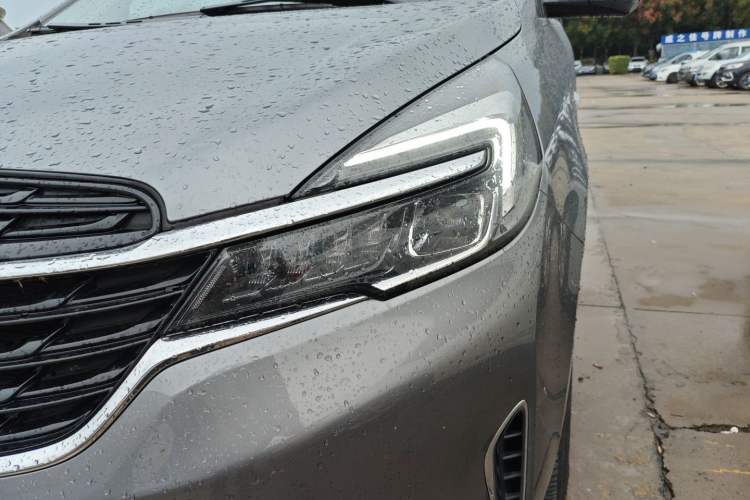 Used Buick GL8 2022 Land Cruiser Executive 652T Prestige Edition with Welfare Features Left Front Headlight