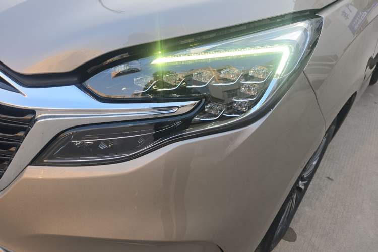 Used Buick GL8 2022 ES Land Cruiser 653T Luxury Model Left Front Headlight