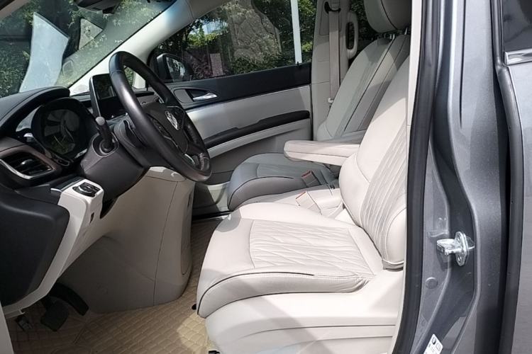 Used Buick GL8 2022 Land Cruiser Executive Class 652T Smart Luxury Model Left Front Seat