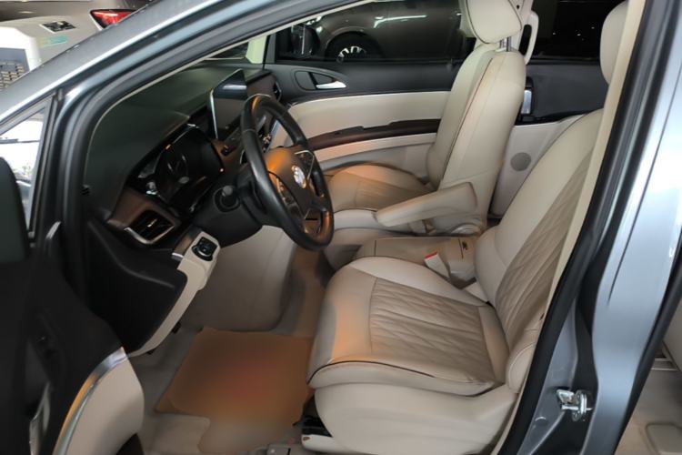 Used Buick GL8 2022 Land Business Class 652T Luxury Model Left Front Seat