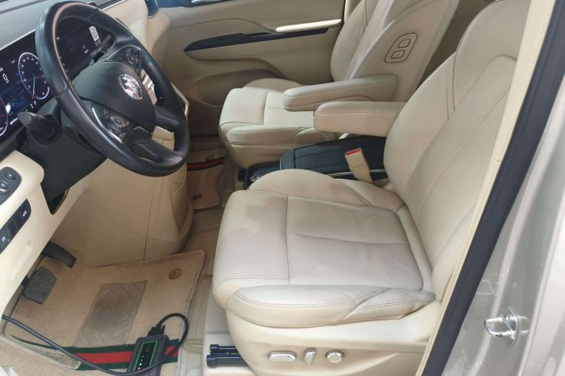 Used Buick GL8 2022 ES Landtrek 653T Luxury Edition Left Front Seat