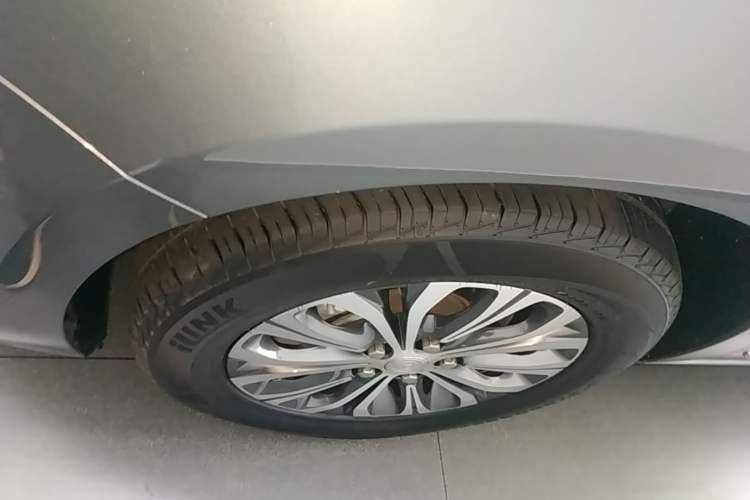 Used Buick GL8 2022 Land Business Class 652T Luxury Model Left Front Wheel Hub
