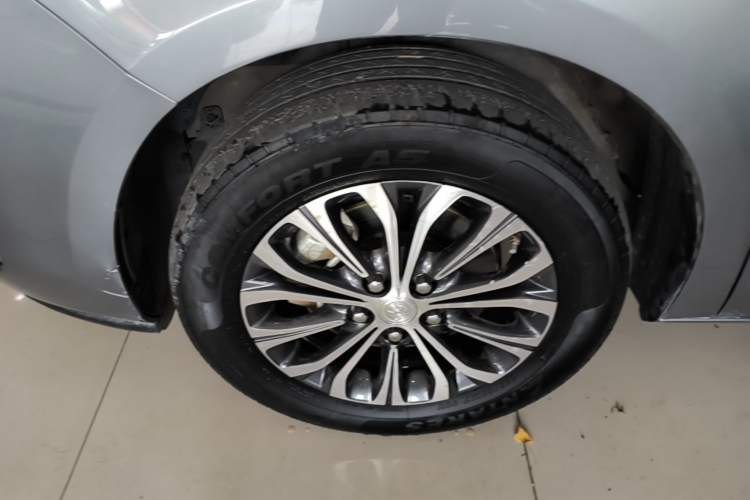 Used Buick GL8 2022 Land Business Class 652T Luxury Model Left Front Wheel Hub