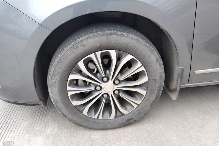 Used Buick GL8 2022 Land Business Class 652T Luxury Model Left Front Wheel Hub