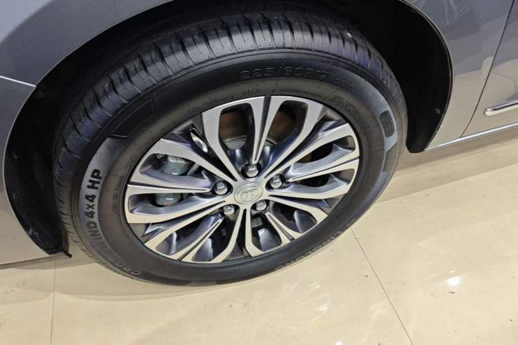 Used Buick GL8 2022 Land Business Class 652T Luxury Model Left Front Wheel Hub
