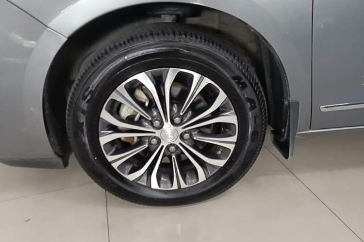 Used Buick GL8 2022 Land Business Class 652T Luxury Model Left Front Wheel Hub