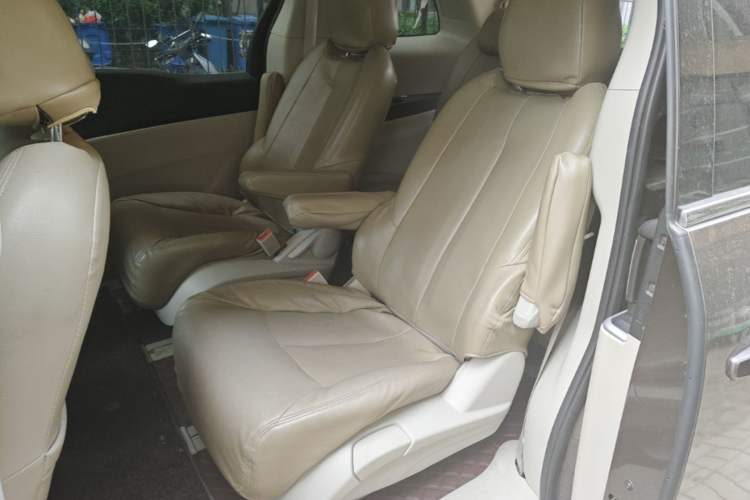 Used Buick GL8 2022 Land Cruiser Executive Class 652T Comfort Model Left Rear Seat