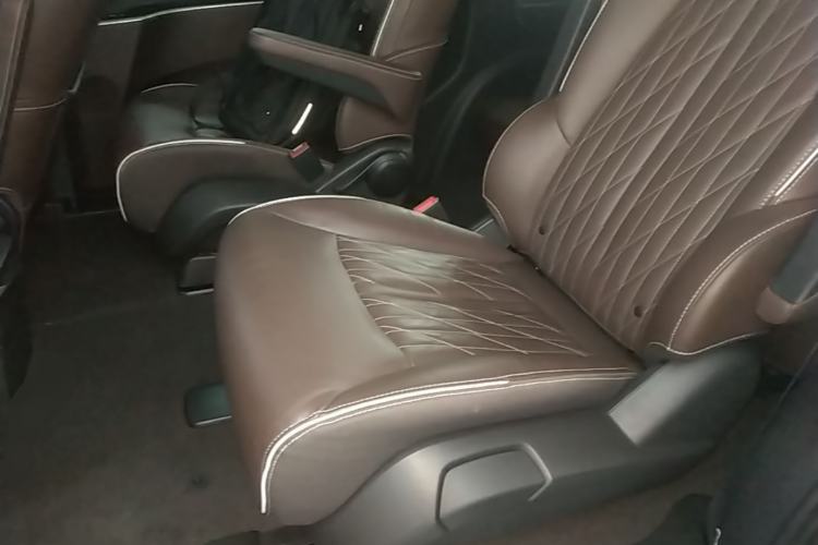Used Buick GL8 2022 Land Business Class 652T Luxury Model Left Rear Seat
