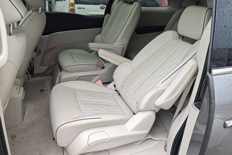 Used Buick GL8 2022 Land Cruiser Executive 652T Prestige Edition with Welfare Features Left Rear Seat