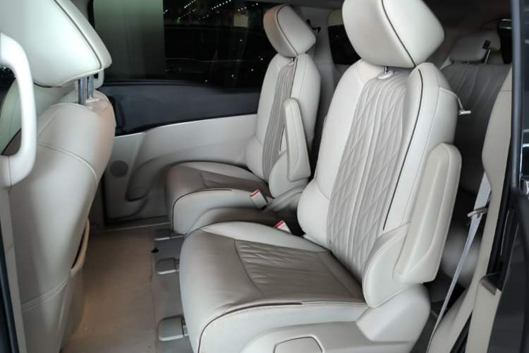 Used Buick GL8 2022 Land Business Class 652T Luxury Model Left Rear Seat