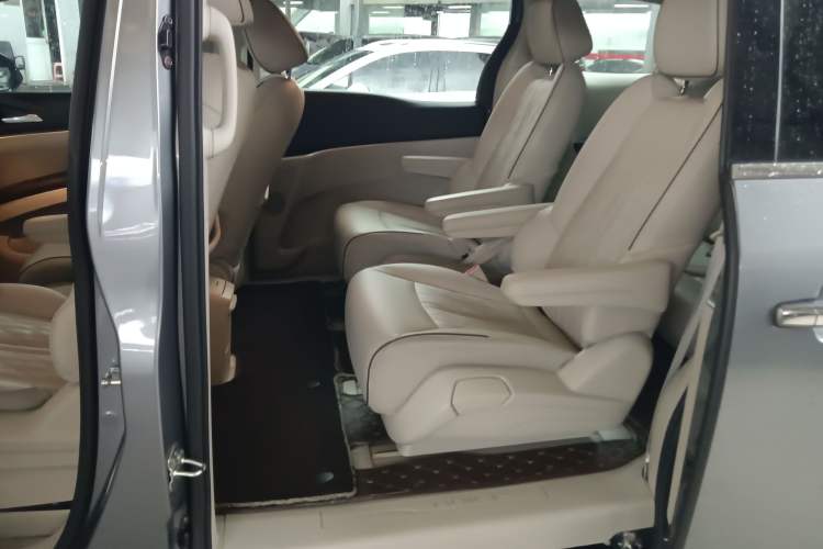 Used Buick GL8 2022 Land Business Class 652T Luxury Model Left Rear Seat