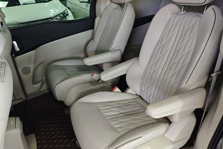 Used Buick GL8 2022 Land Business Class 652T Luxury Model Left Rear Seat